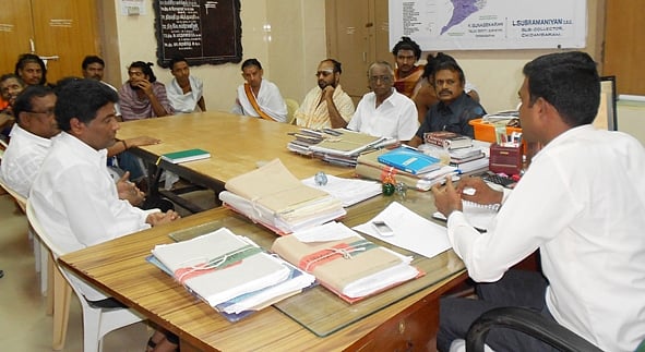 நடராஜர் கோயில் தேர்களை சரிசெய்வது குறித்து கலந்தாய்வுக் கூட்டம்!